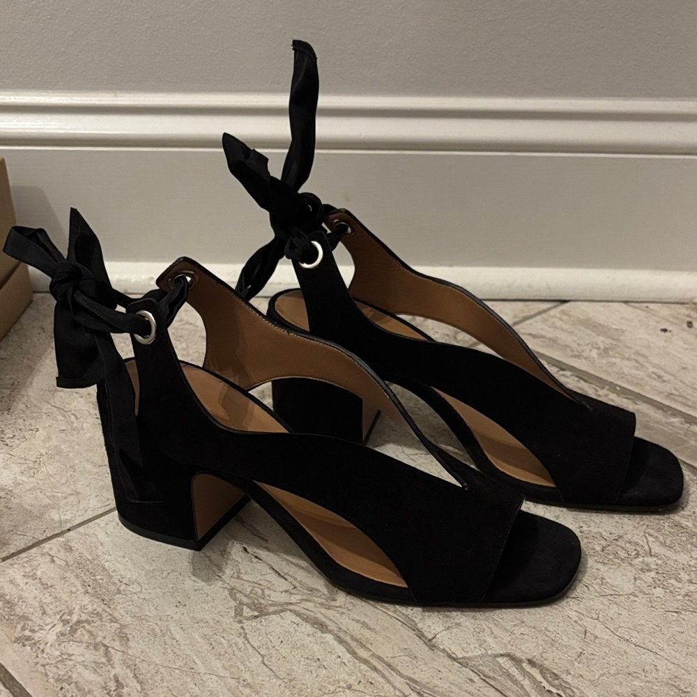 Black Nomasei heels, size 39